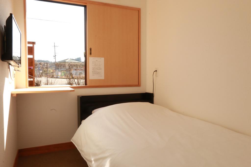 Hotel Simple Sleep 個室カプセル Hitoyoshi Esterno foto